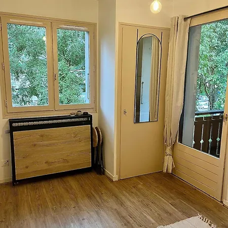 Apartment Of 12 M2 Between & Slopes